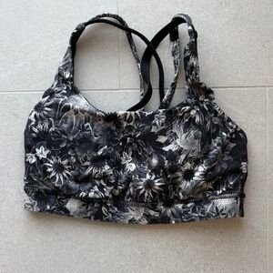 Black & White Floral Sports Bra - lululeon